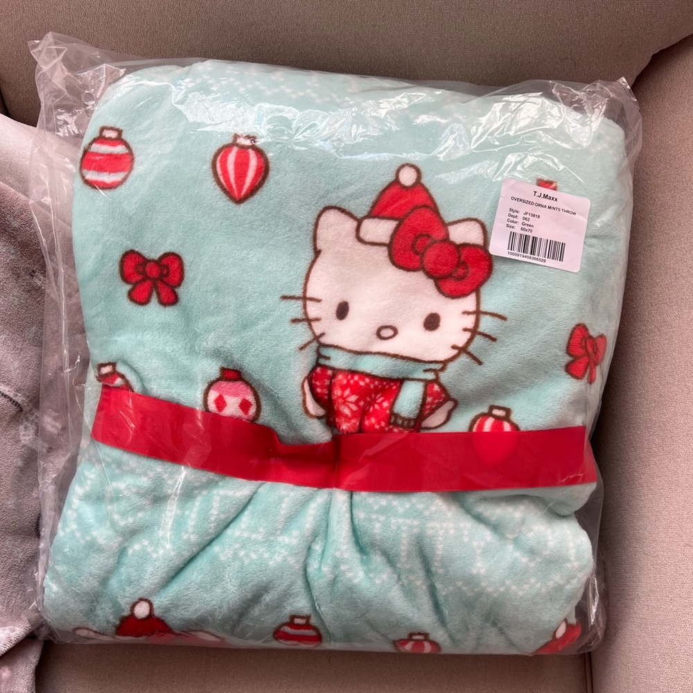Hello Kitty “Orna-mints” Christmas Throw